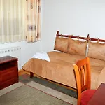 Guest house Kris Devin