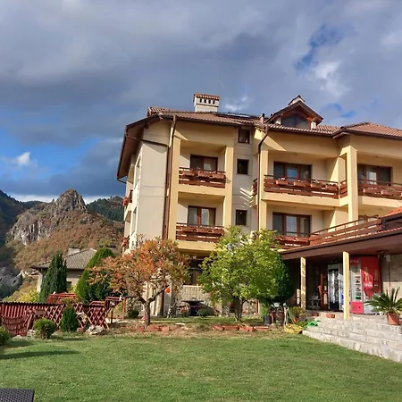 Guest house Kris 3*